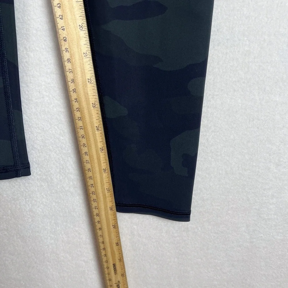 Alo Yoga Vapor High Waist Leggings in Hunter Camo Size Medium